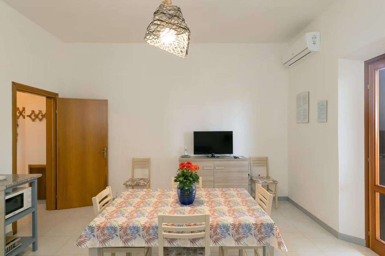 Agriturismo I Debbi Биббона Экстерьер фото